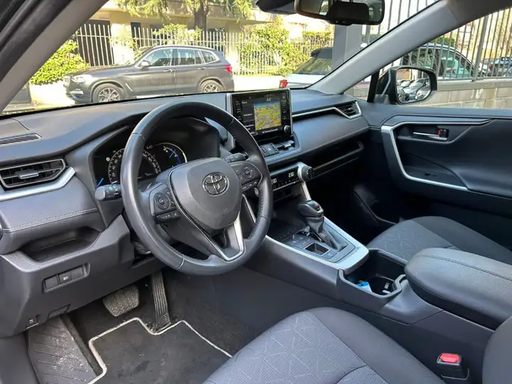 TOYOTA RAV 4 (01/05/2022) - 